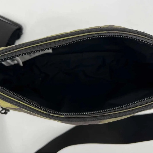 Ganni Green & Black Crossbody Bag Versatile & Stylish - Picture 13 of 16